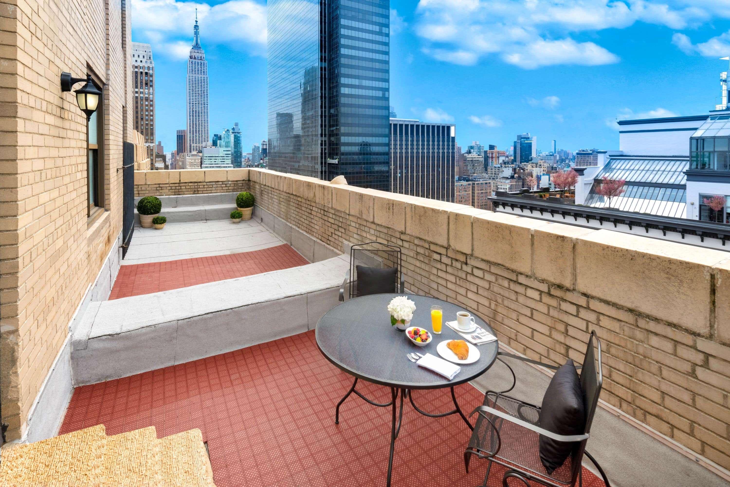 The New Yorker, A Wyndham Hotel Εξωτερικό φωτογραφία "The view from the rooftop of the 30th floor of the Trump Tower is spectacular."